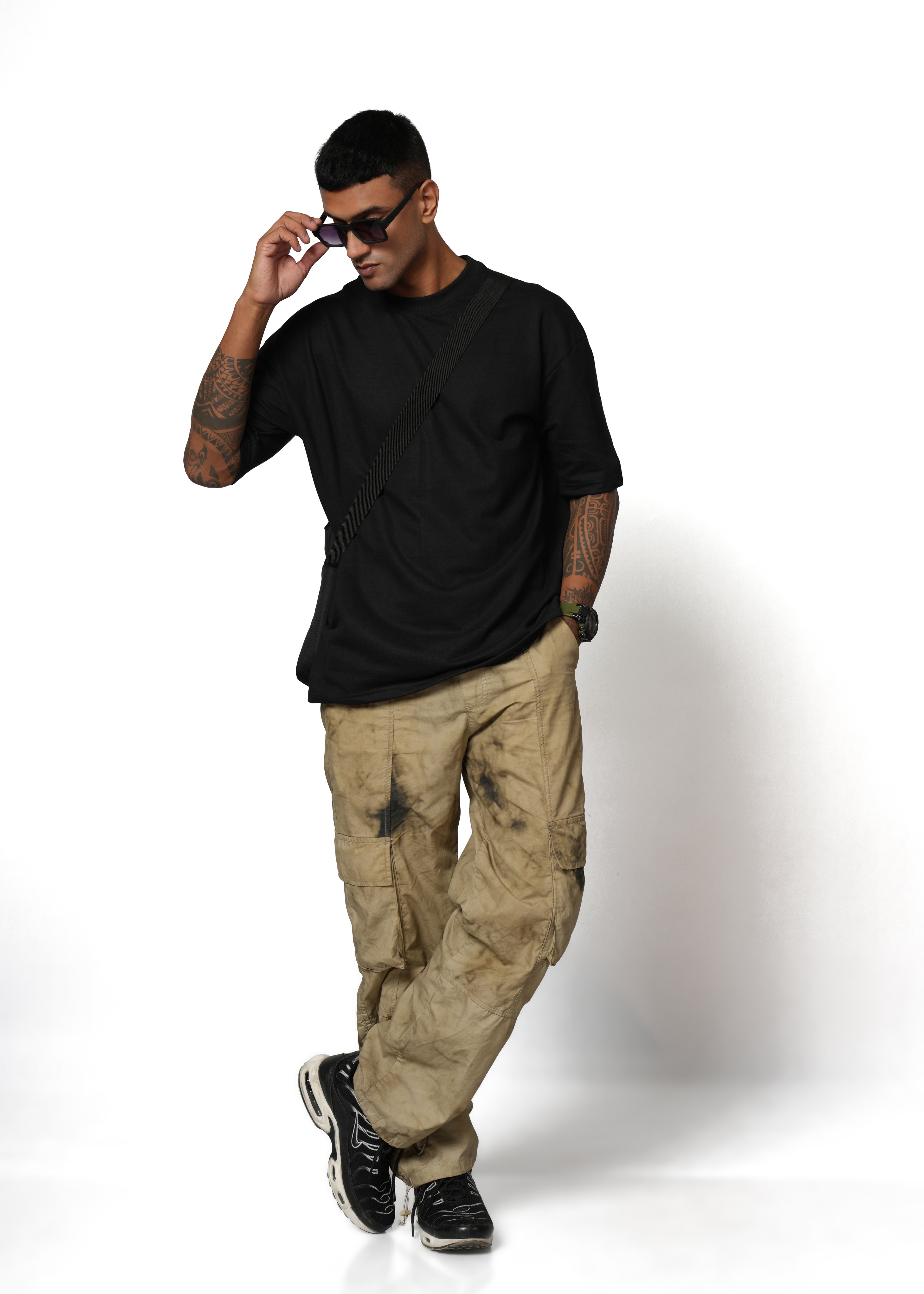 BLACKOVERSIZED PLAIN THSIRT | BLACK